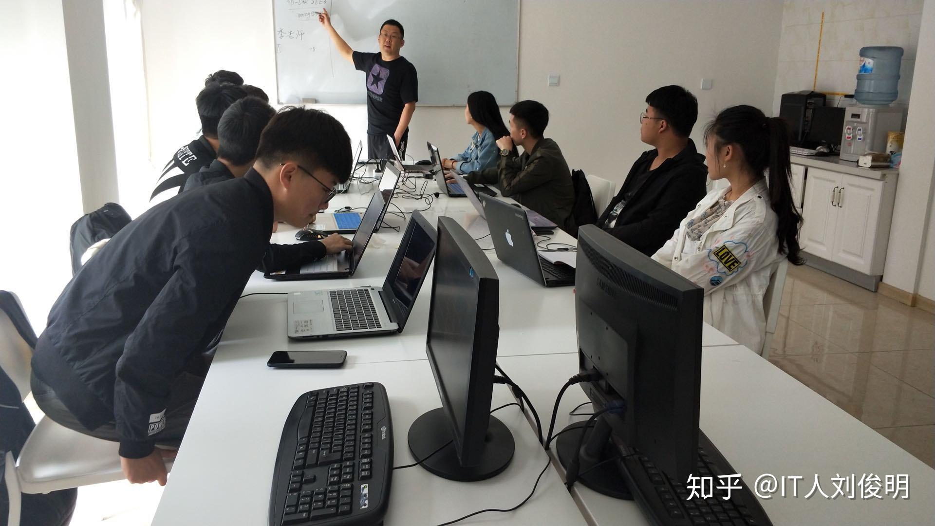 【怎么学写代码,想学写代码主要靠自学现实吗】