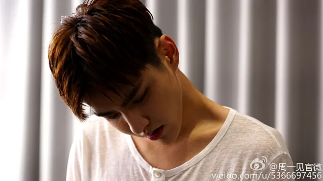 【吴亦凡轮j,吴亦凡lullaby原版】