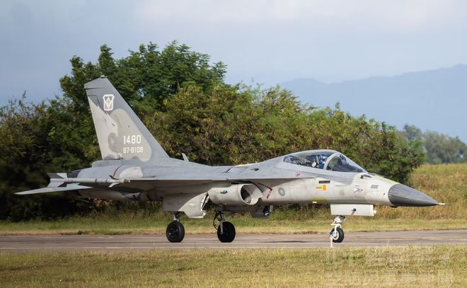 【台湾上空中美战机,台湾上空大陆战机能飞吗】