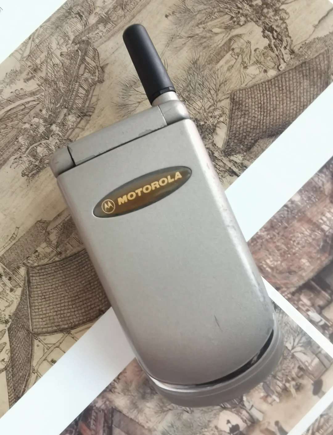 摩托罗拉v8088当年多少钱（摩托罗拉v8088 2003年价格）