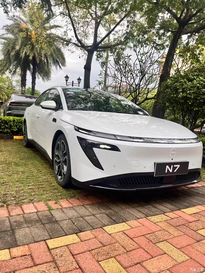 日产n3500图片（日产nv300价格图片）